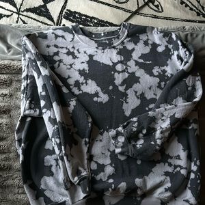PacSun black and white spotted crew neck